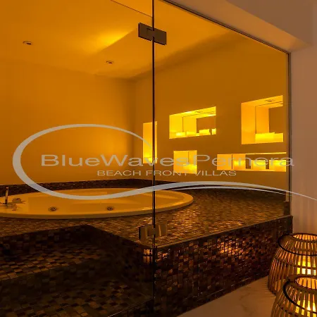 Blue Waves Beachfront וילה