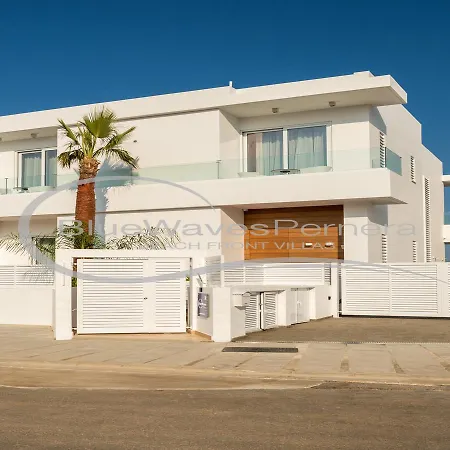 Blue Waves Beachfront *